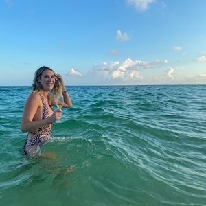 Meet your Posher, Brittani